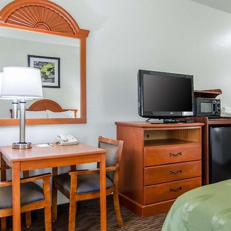 Quality Inn Junction City Near Fort Riley Eksteriør bilde